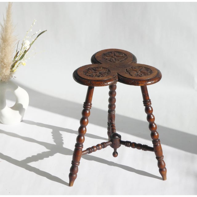 Antique Oak Wooden Side Table with Floral Carved Bobbin Leg and Pedestal Trefoil Top, 1920s For Sale - Image 11 of 11