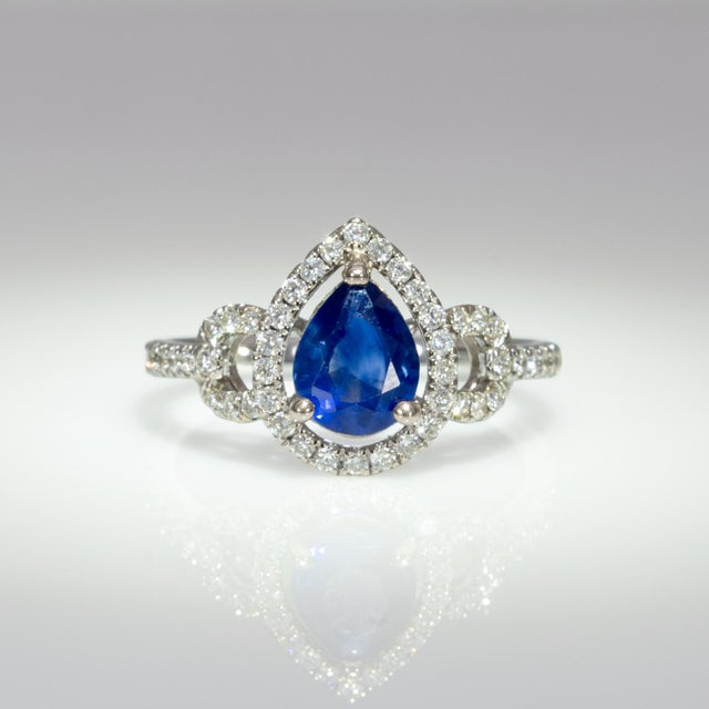 Blue Sapphire Ring With Earth Mined Diamonds in Solid 14k Gold | Pear Cut 8x6mm, Size 6.75 For Sale - Image 4 of 9