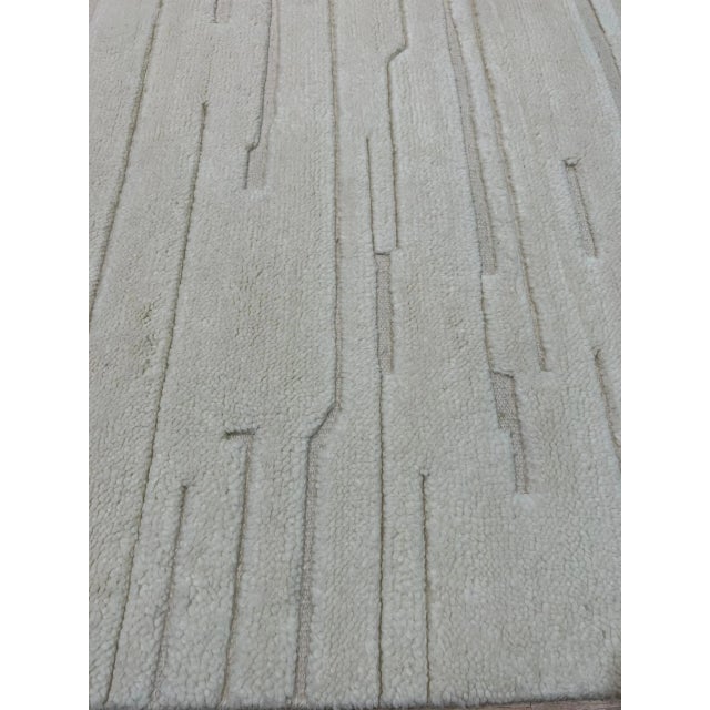 2020s 4x6 Para Vibrant White Geometric Modern Hand Knotted Wool Carpet Rug For Sale - Image 5 of 10