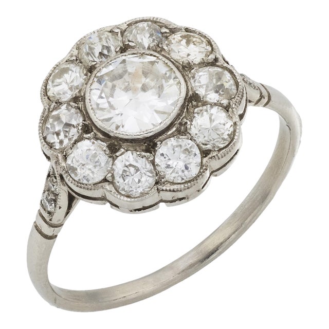 1910s Edwardian 1.65 Carat Total Weight Diamond Platinum Cluster Ring, Size 6.5 For Sale