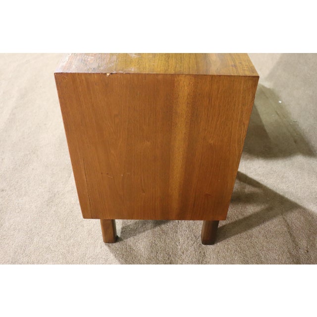 Brown Mid 20th Century Cavalier Furniture Bedside Tables - 2 Pieces For Sale - Image 8 of 12