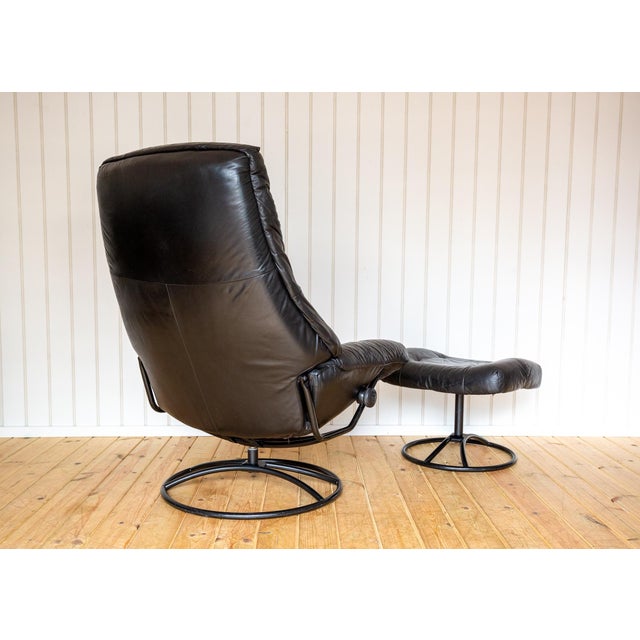 Black Mid-Century Norwegian Black Leather Stressless Lounge Chair and Ottoman Set from Ekornes, 1980s, Set of 2 For Sale - Image 8 of 18