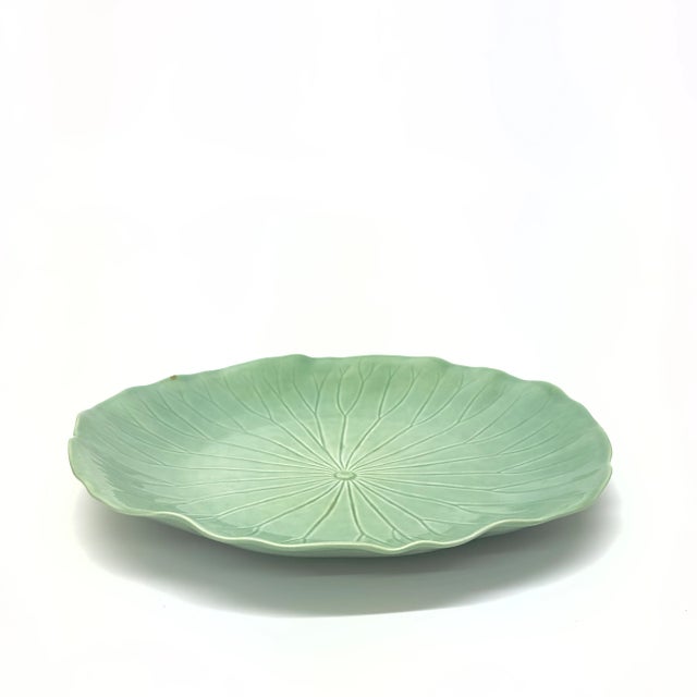 Metlox Manufacturing Company Gigantic Lotus Serving Platter by Poppytrail for Metlox For Sale - Image 4 of 10