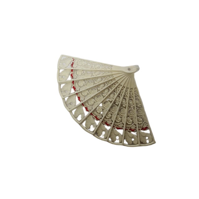 Art Nouveau Polish Celluloid Fan, 1930s, in Very Good conditions. Designed 1920 to 1949