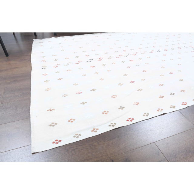 White Vintage Turkish Oushak Handmade Wool Cotton White Kilim Area Rug For Sale - Image 8 of 11