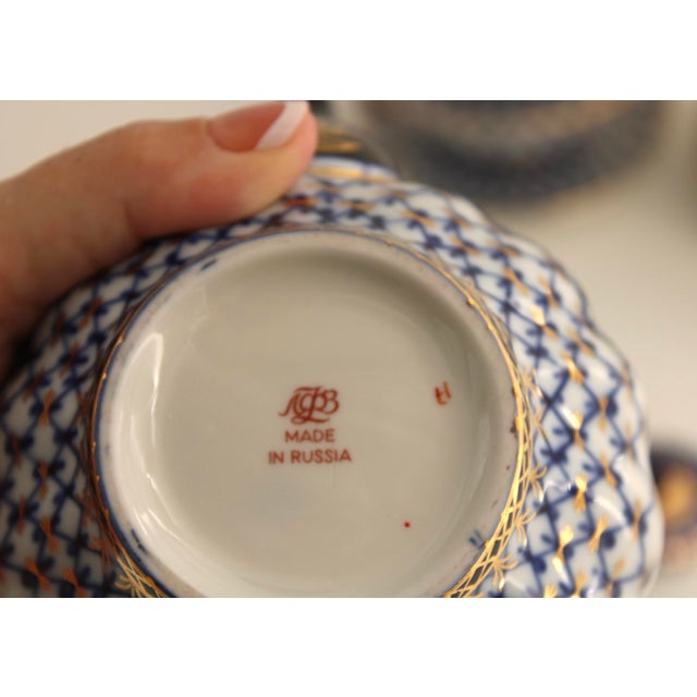 Late 20th Century Lomonosov Imperial Cobalt Net Porcelain Tea Pot & Set, 10 Piece For Sale - Image 13 of 13