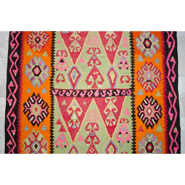 1960s Vintage Turkish Kilim Handwoven Rug - 5′6″ × 8′4″ For Sale - Image 10 of 13