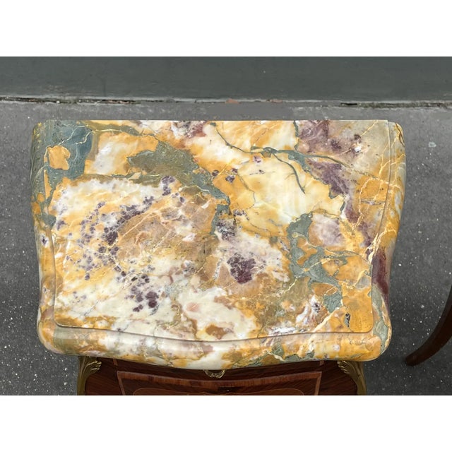 1920s Pair of French Louis XV Style Rosewood Nightstands For Sale In Miami - Image 6 of 13