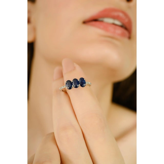 Prong Set Blue Sapphire Three Stone Diamond Promise Ring Size 6.5 in 14k Gold For Sale In New York - Image 6 of 11