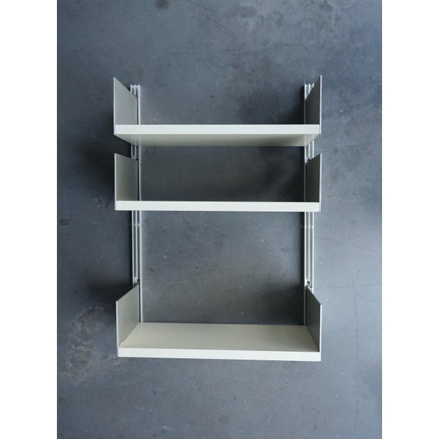 Contemporary Small Model 606 Wall Shelving Unit by Dieter Rams for Vitsoe, 1960s For Sale - Image 3 of 8