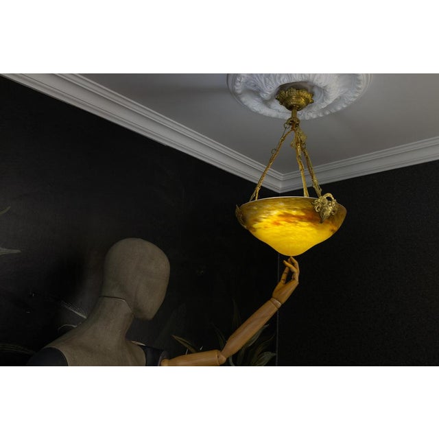 Gold French Art Nouveau Pâte de Verre Glass and Bronze Pendant Lamp from Muller Frères, 1920 For Sale - Image 8 of 18