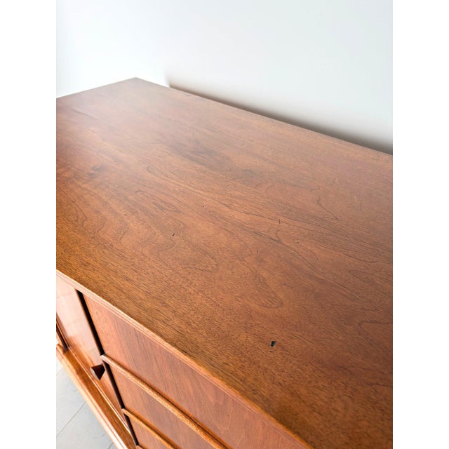 Art Deco Sideboard in Walnut, Italy, 1930s For Sale - Image 11 of 14