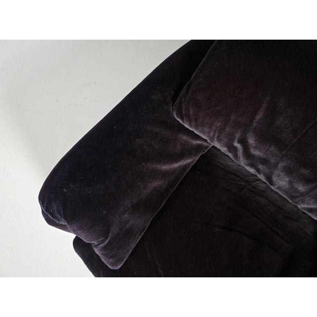 Textile Maralunga Lounge Chairs in Purple Velvet, Cassina, 1970s, Set of 2 For Sale - Image 7 of 9