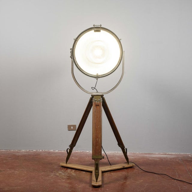 FS 1500 Cariboni Searchlight with Tripod and Working Base from the Italian Railways, 1960s For Sale - Image 3 of 18