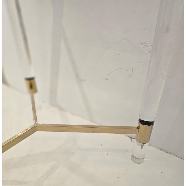 1970s Midcentury Modern Square Brass & Glass Endtables With Lucite Legs- A Pair For Sale - Image 5 of 7