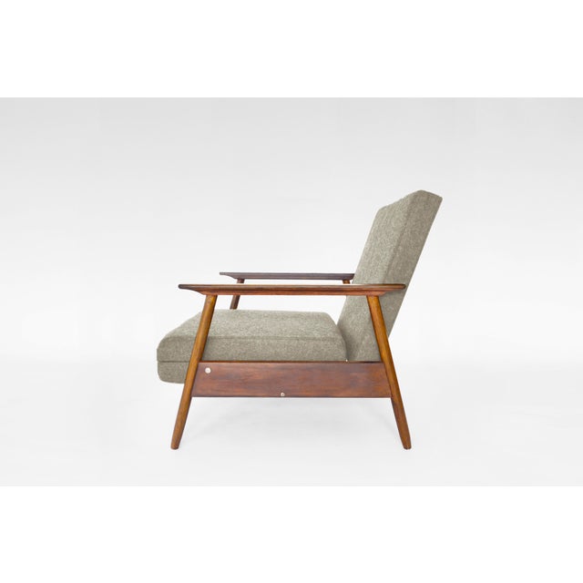 Vintage Convertible Sleeping Armchair by Valerija Ema Cukermanienė for Vilniaus Baldų Kombinatas, 1960s For Sale - Image 4 of 7