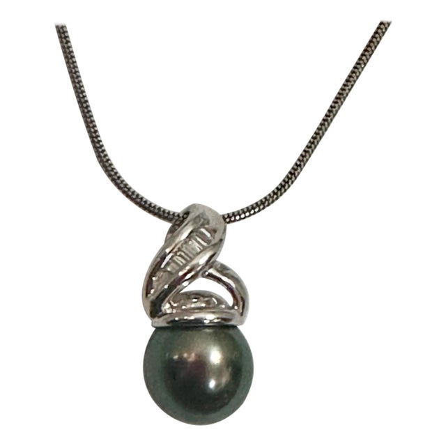 Black Tahitian Pearl & Diamond 14 Kt White Gold Pendant + Chain For Sale