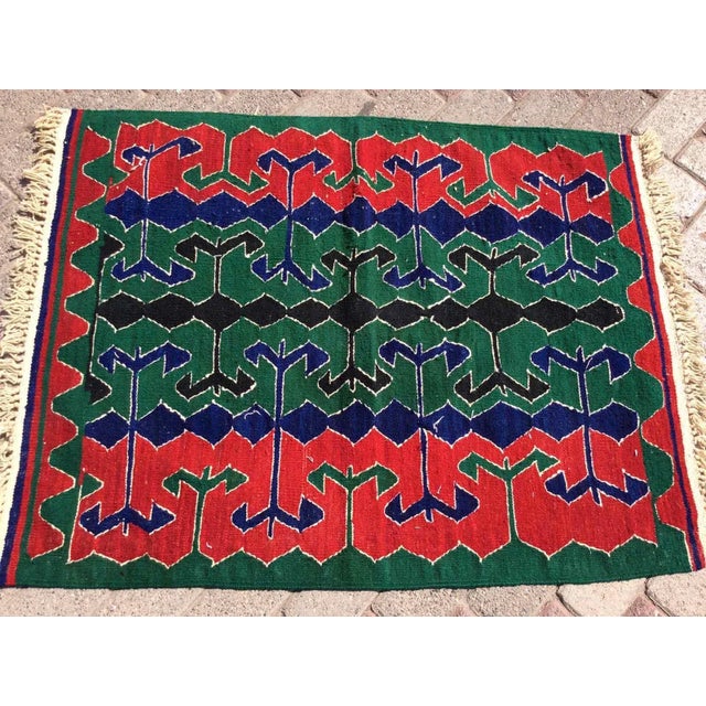 Mid-Century Modern Green and Red Vintage Turkish Kilim Rug - 33" X 43" For Sale - Image 3 of 8