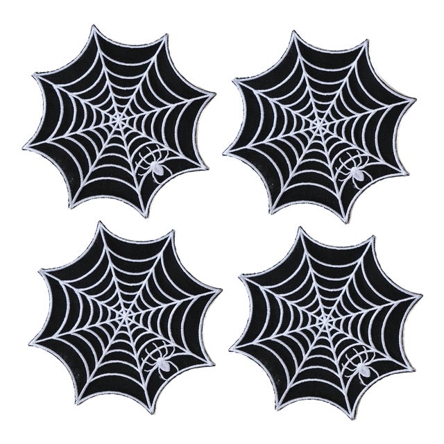 Spider Web Cocktail Napkins - Set of 4 For Sale