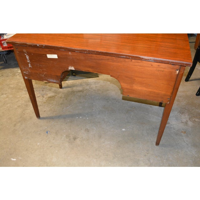 Vintage 1960s Federal Biggs Furniture 3 Drawer Solid Golden Mahogany Writing Desk For Sale - Image 13 of 18