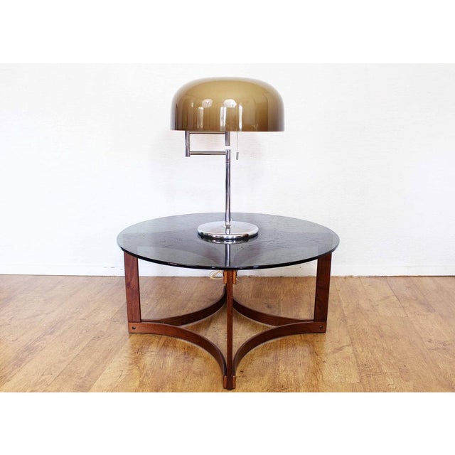 Large Swiss International table lamp from the 70s What a design for this beautiful lamp which presents a superb line which...