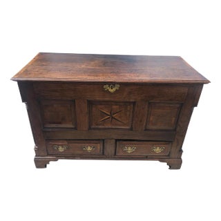 18th Century Georgian English Oak Coffer With a Star Inlay For Sale