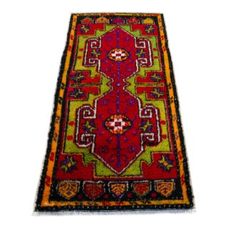 1970s Hand Made Turkish Mat Rug Small Rug Kitchen Mat Organic Wool - 1'8" X 3'4" For Sale