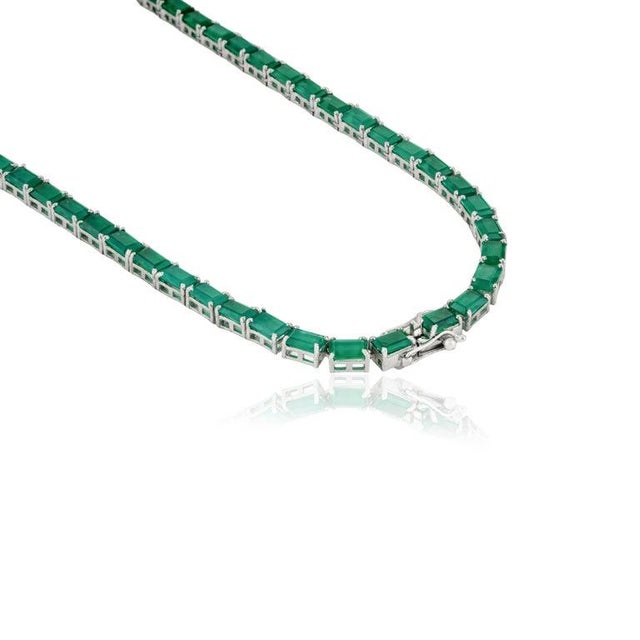 Art Deco 33.30 Ct Green Onyx Tennis Necklace in Sterling Silver Prong Set For Sale - Image 3 of 12