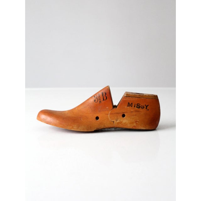 1930s Vintage 1930s Wooden Shoe Last Form United Shoe Machinery For Sale - Image 5 of 12