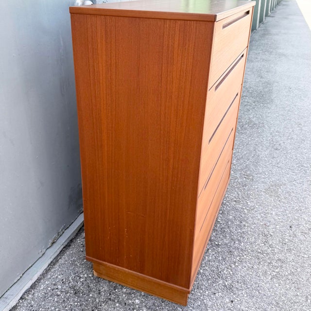 Nils Jonsson Danish Modern Teak Tallboy Dresser by Nils Jonsson for Tørring Møbelfabrik For Sale - Image 4 of 10