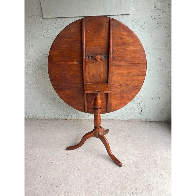 19th Century Antique Queen Anne Mahogany. Round Tea Tilt Top Side Table For Sale - Image 4 of 8