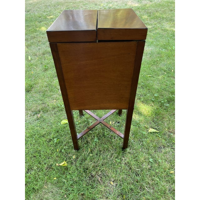 English 19th Century Sheraton Style Washstand in Mahogany For Sale - Image 12 of 12