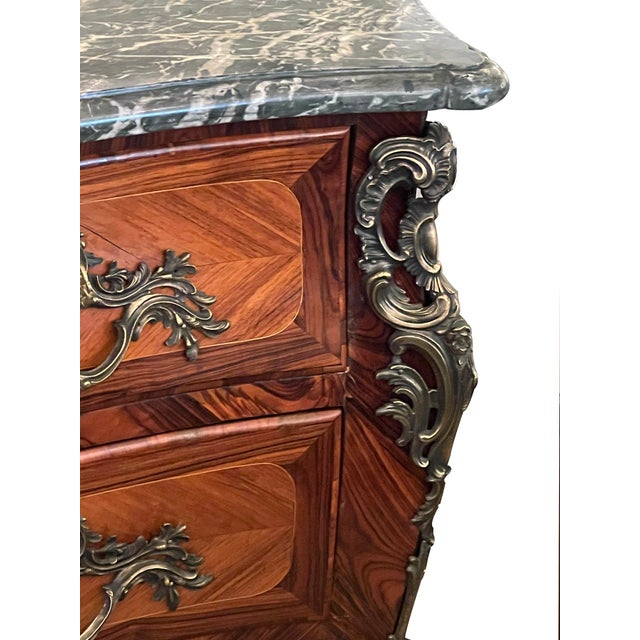 Mid 18th Century Signed Jb Hedouin Paris Régence Bronze-Mounted Rosewood Tombeau Commode For Sale In San Francisco - Image 6 of 15