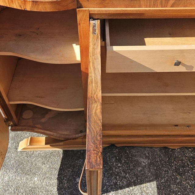 French Art Deco High Gloss Burl Elmwood Buffet, 1930s For Sale - Image 17 of 18
