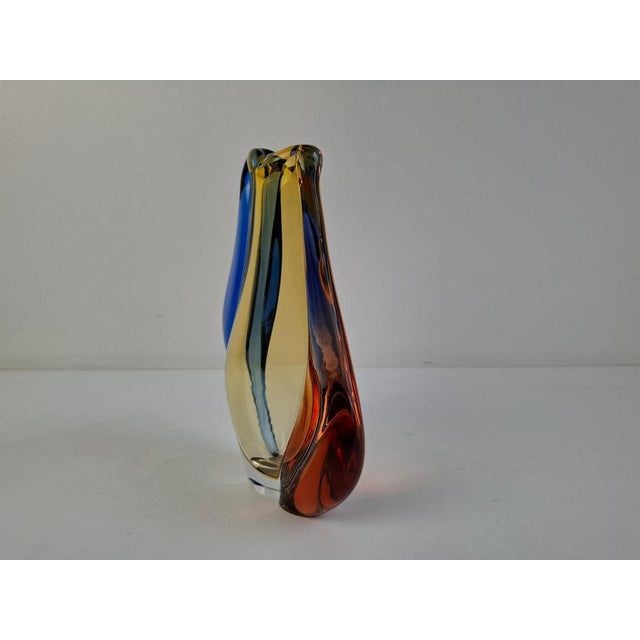 Mid-Century Modern Czech Art Glass Vase attributed to Hana Machovska Mstisov, 1960s For Sale - Image 15 of 18