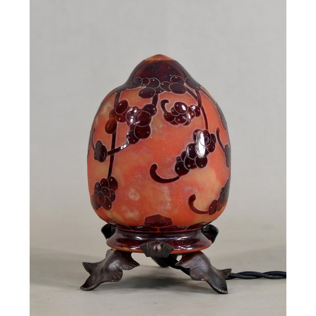 Schneider Le Verre Francais Perlieres Table Night Lamp 1920s - Burgundy Cameo Glass For Sale - Image 9 of 15