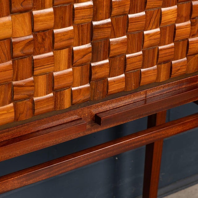 Vintage Italian Dry Bar Cabinet with Woven Front Decor on Stand, 1960 For Sale - Image 17 of 18