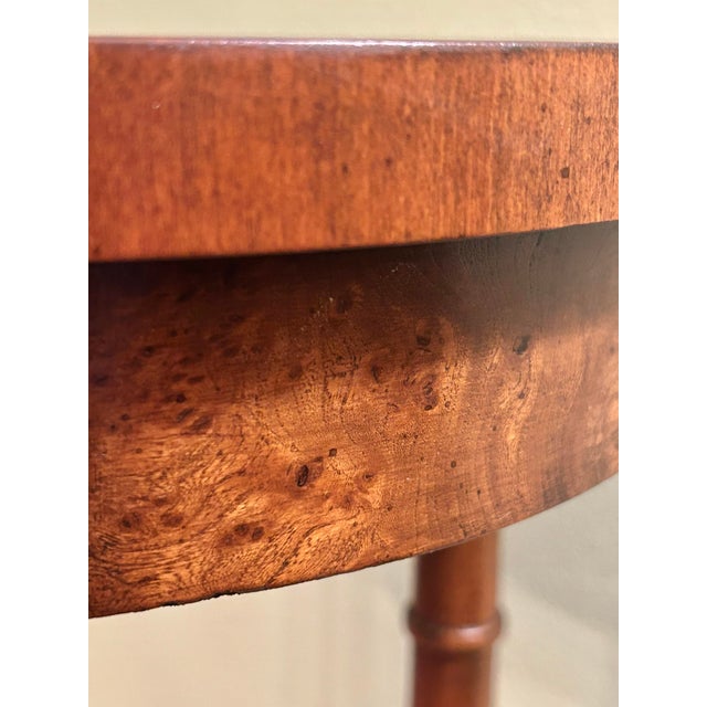 Late 20th Century Vintage Neoclassical Burl Veneer & Brass Three-Column Plant Stand or Pedestal For Sale - Image 5 of 10