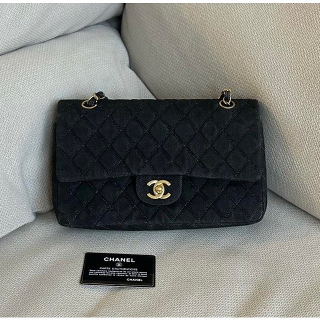 1990s Chanel Vintage Black Denim Flap Bag For Sale In Los Angeles - Image 6 of 10
