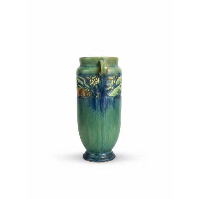 Art Deco 1932 Arts & Crafts Roseville Pottery Green "Baneda" Double-Handled Ceramic Vase - Shape 592-7 For Sale - Image 3 of 6