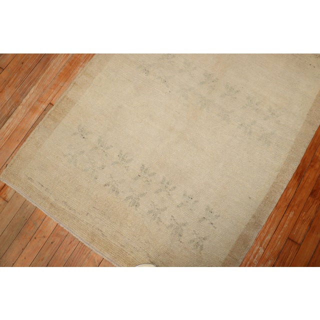 Neutral Handmade Vintage Turkish Rug For Sale - Image 13 of 18