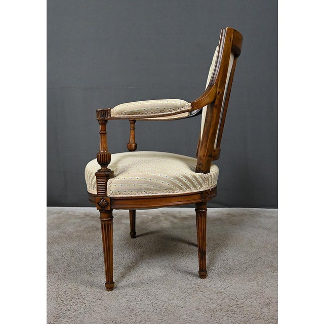 Wood Louis XVI Cabriolet Chair in Beechwood, 1700s For Sale - Image 7 of 18