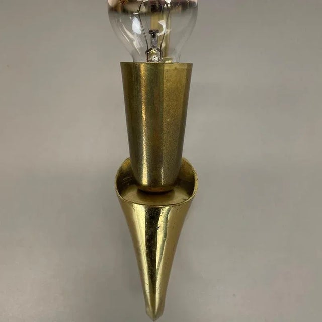 Metal Minimalist Brass Theatre Wall Light in the style of Stilnovo and Gio Ponti, Italy, 1950s For Sale - Image 7 of 18