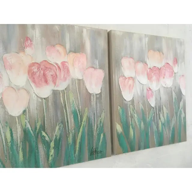 A beautiful pair of vintage tulip paintings in the style of Lee Reynolds, perfect for adding soft elegance and mid‑century...