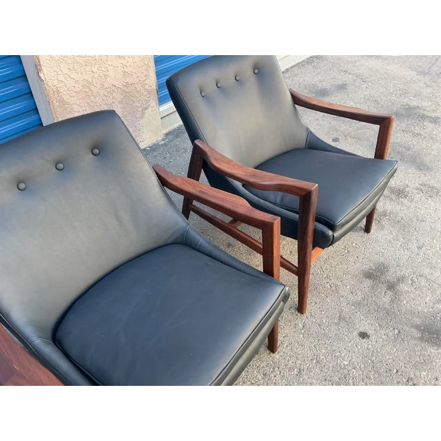 Modern Mid Century Black Leather Lounge Chairs - A Pair For Sale In San Diego - Image 6 of 10