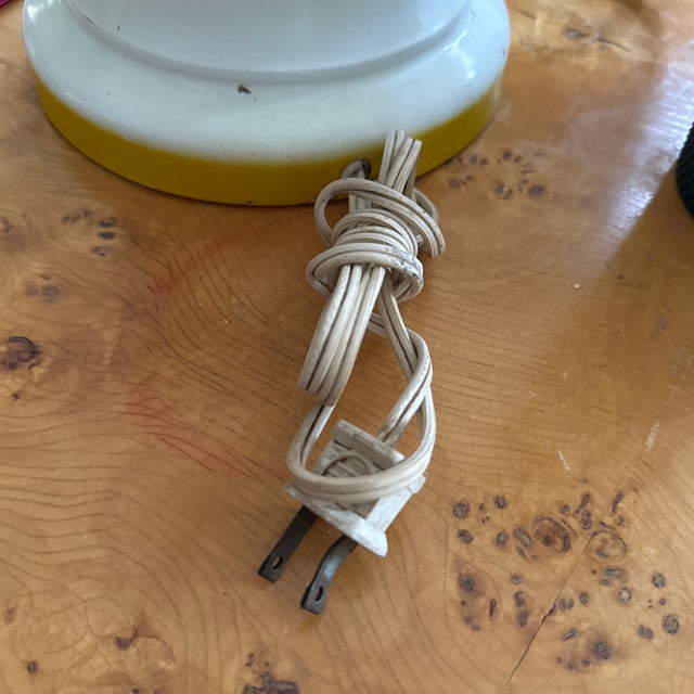 Vintage Italian Style Tole Floral Table Lamp – Hand-Painted Metal For Sale - Image 11 of 12