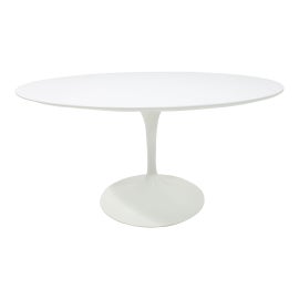 Example of Eero Saarinen Dining Tables