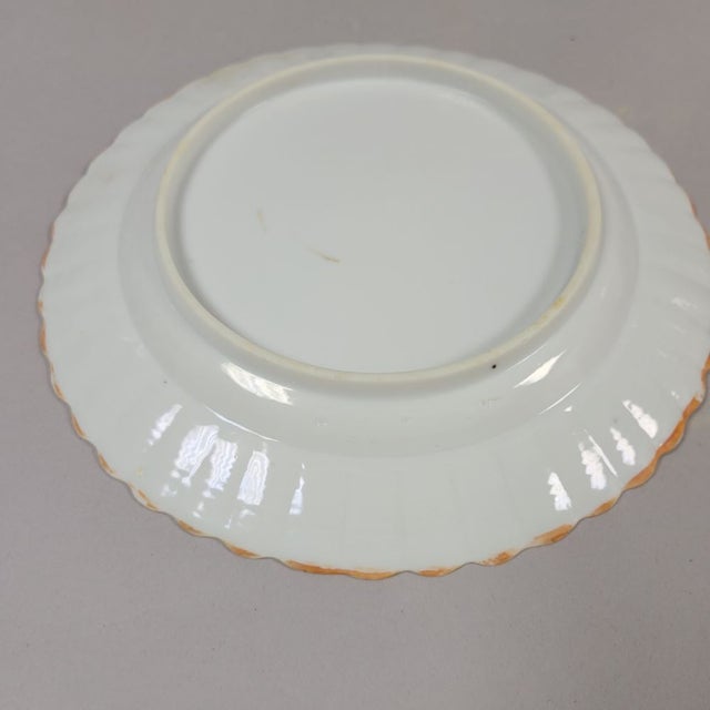 Antique Chinese Famille Verte Medallion Scalloped Plate With Boys, Early Republic Period For Sale In Raleigh - Image 6 of 6