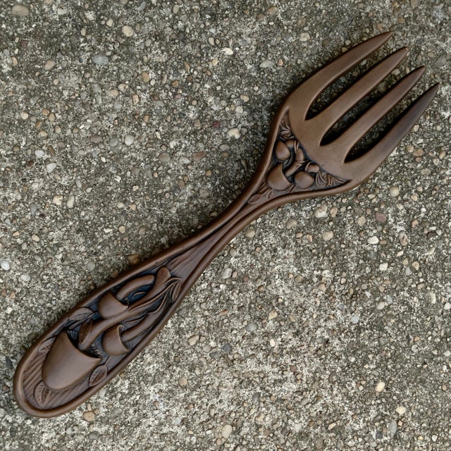 Mid-Century Modern Vintage Arnels Brand Ceramic Wall Hanging Oversized Spoon, Fork & Ladle Decorated With Mushrooms - Set of 3 For Sale - Image 3 of 9