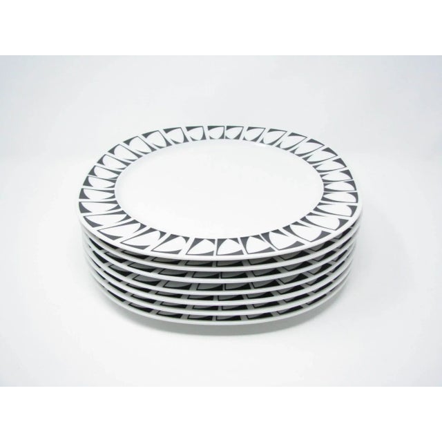 Mid 20th Century Vintage Graphic Studio Dinner Plates With Black White Design - Set of 7 For Sale - Image 5 of 13